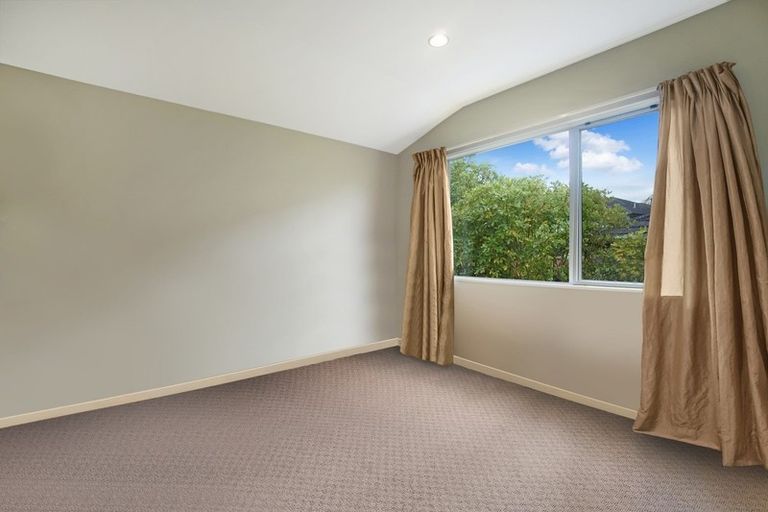 Photo of property in 2 Hawkdun Drive, Flat Bush, Auckland, 2016