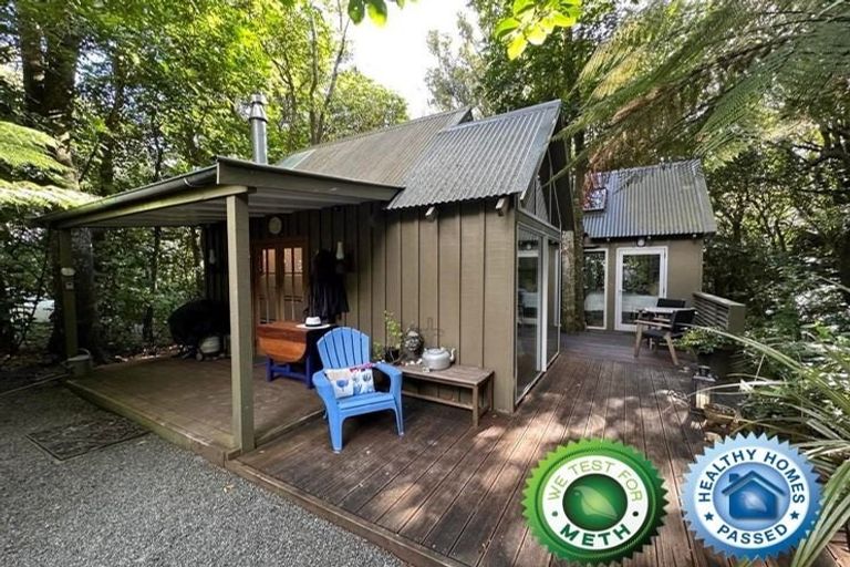 Photo of property in 23b Kakariki Grove, Waikanae, 5036