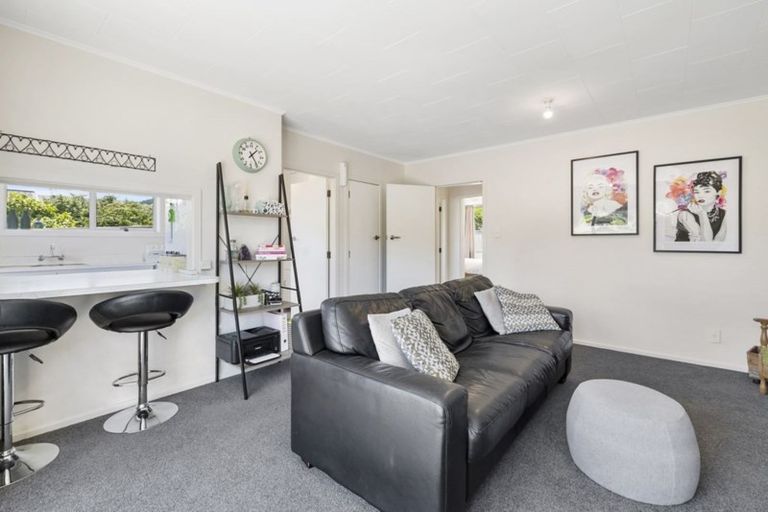 Photo of property in 36a Ranui Terrace, Tawa, Wellington, 5028