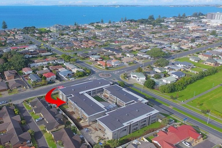Photo of property in 306/252 Centreway Road, Orewa, 0931