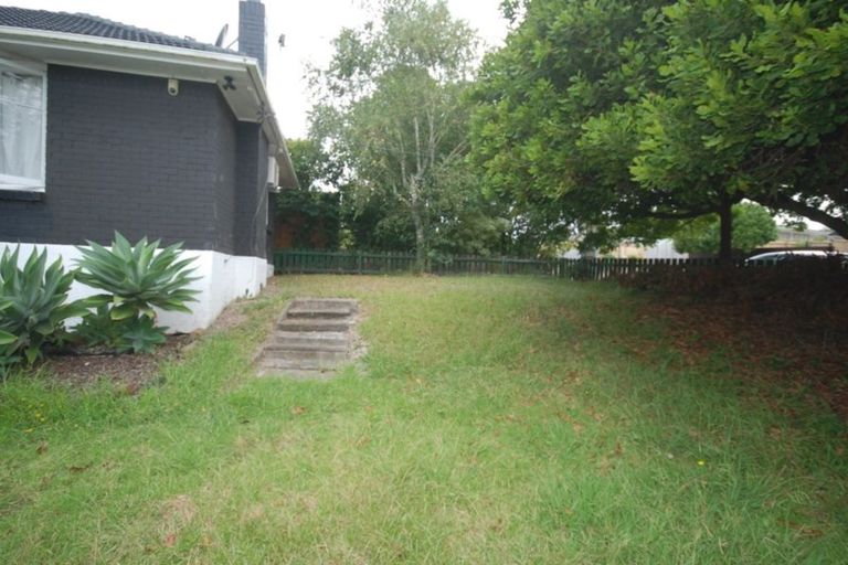 Photo of property in 21 Amberley Avenue, Te Atatu South, Auckland, 0610
