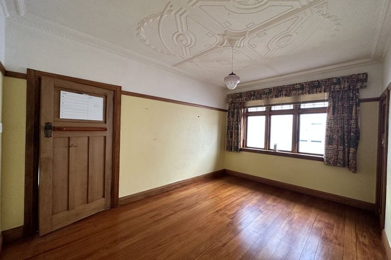 Photo of property in 52 Totara Crescent, Woburn, Lower Hutt, 5010