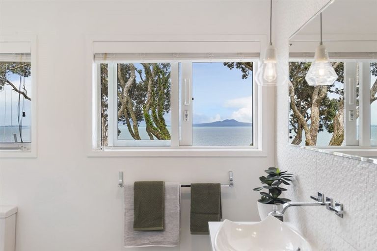 Photo of property in 24 Tui Street, Torbay, Auckland, 0630