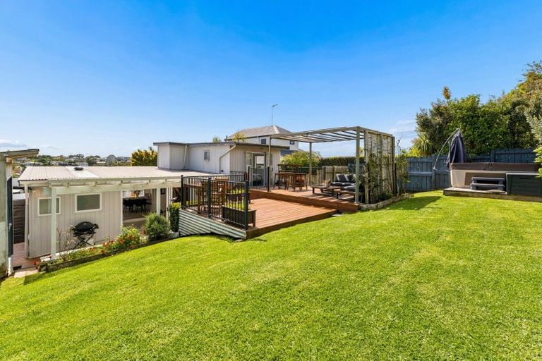Photo of property in 52b Bay Street, Red Beach, 0932