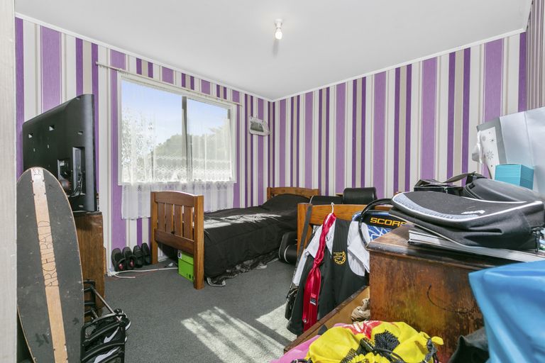 Photo of property in 15 Hydra Place, Glen Eden, Auckland, 0602