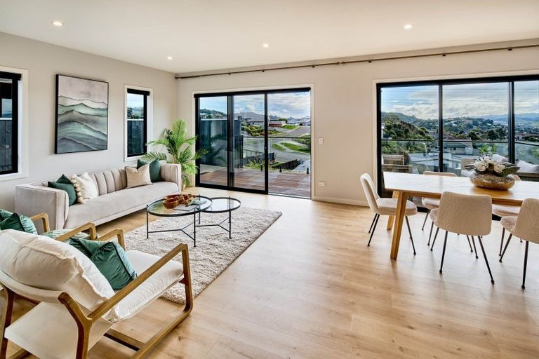 Photo of property in 15 Yorkshire Close, Whitby, Porirua, 5024