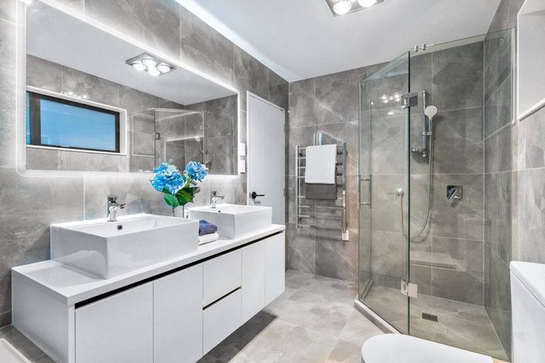 Photo of property in 25 Henriette Place, Totara Park, Auckland, 2105