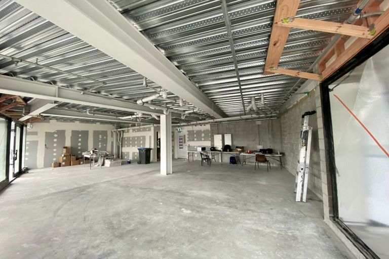 Photo of property in 86f Kervil Avenue, Te Atatu Peninsula, Auckland, 0610