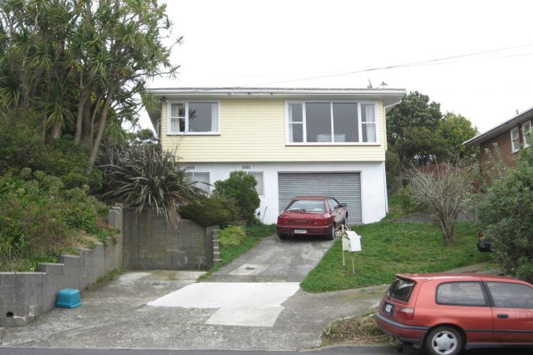 Photo of property in 84 Glanmire Road, Newlands, Wellington, 6037