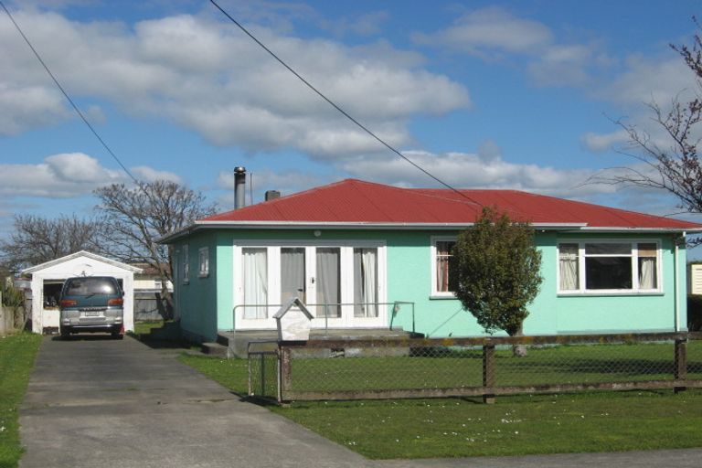 Photo of property in 10 Ngahina Street, Marton, 4710