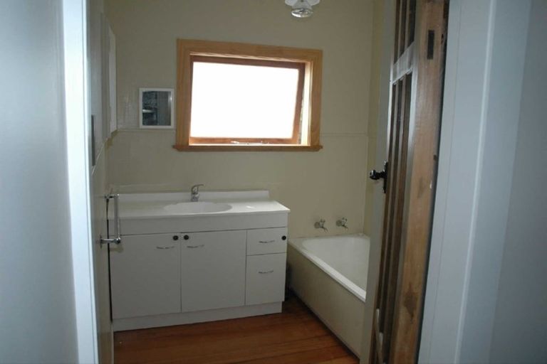 Photo of property in 106 The Parade, Paekakariki, 5034