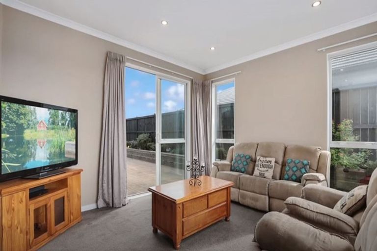 Photo of property in 95 Parkhaven Drive, Rosehill, Papakura, 2113
