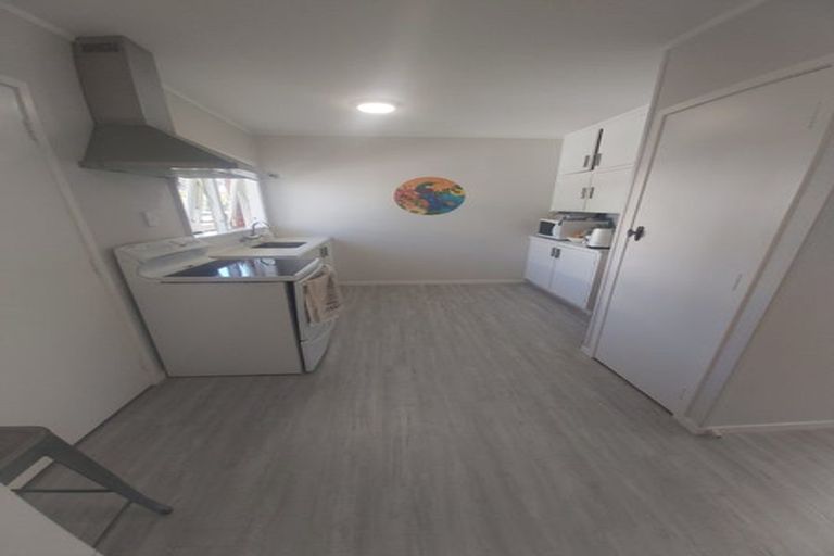 Photo of property in 2/766 Beach Road, Browns Bay, Auckland, 0630