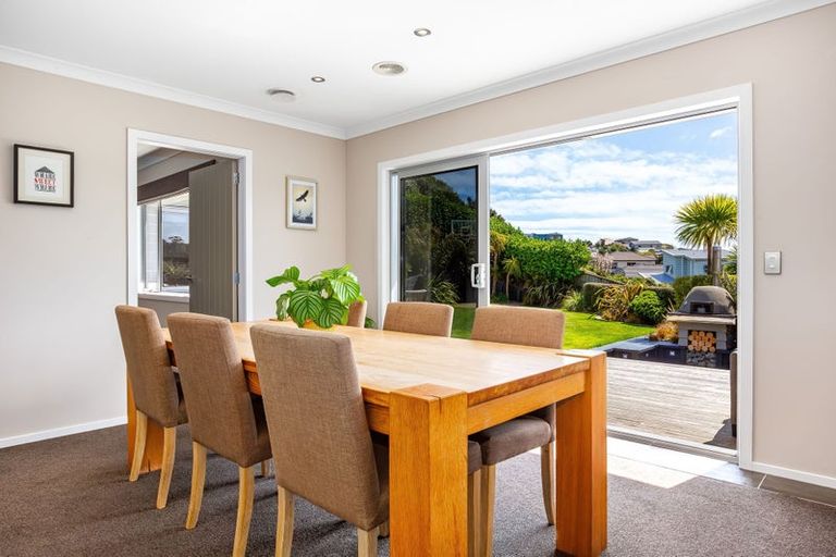 Photo of property in 17 Dusky Crescent, Aotea, Porirua, 5024