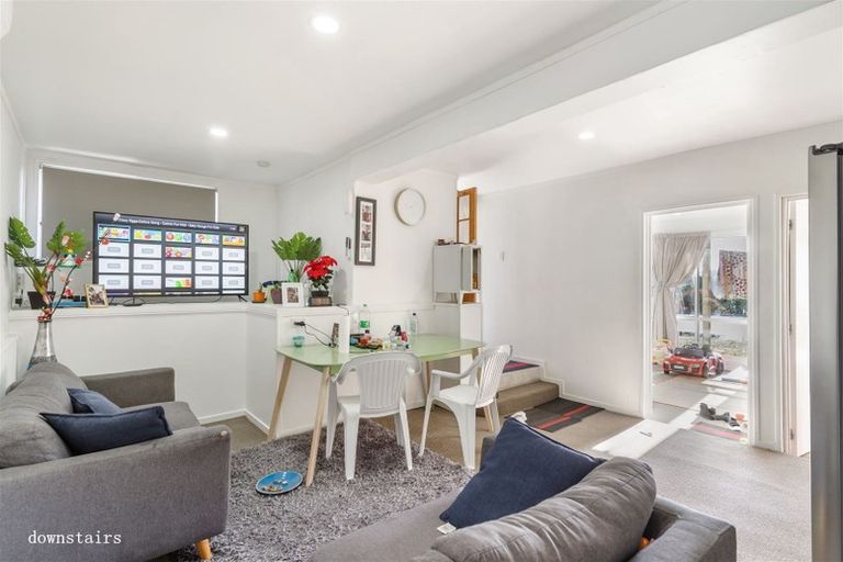 Photo of property in 42 Tamahere Drive, Glenfield, Auckland, 0629