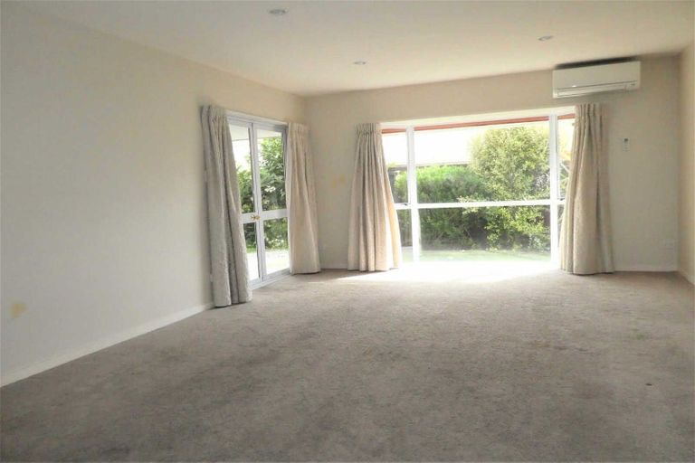 Photo of property in 87 Peer Street, Ilam, Christchurch, 8041