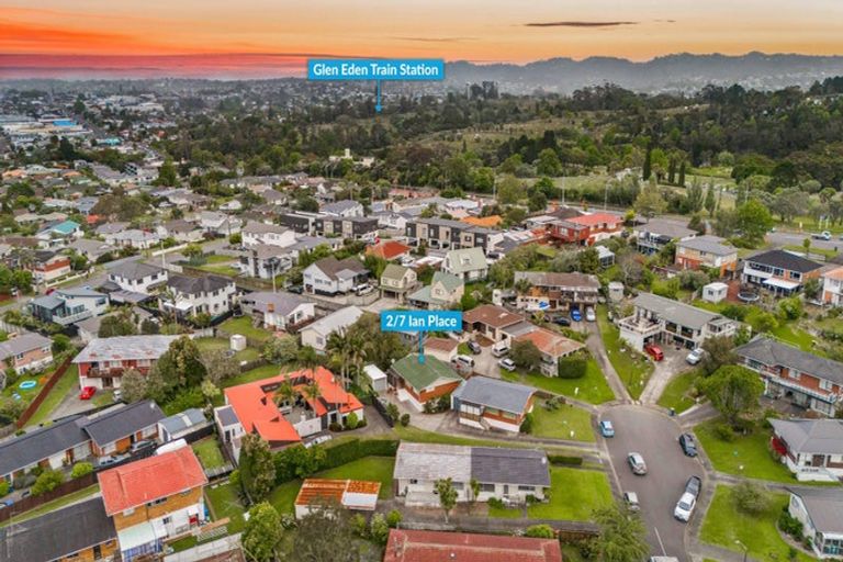 Photo of property in 2/7 Ian Place, Glendene, Auckland, 0602