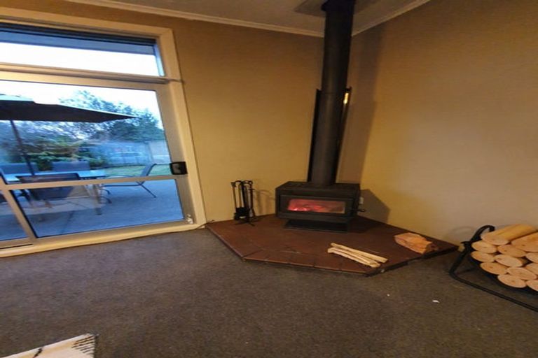 Photo of property in 1/12 Gradwell Place, Two Mile Bay, Taupo, 3330