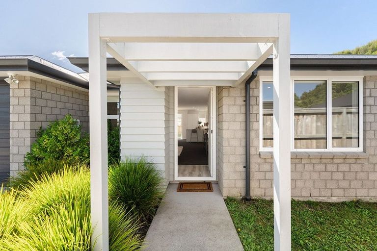 Photo of property in 75b Pakanga Grove, Pyes Pa, Tauranga, 3112