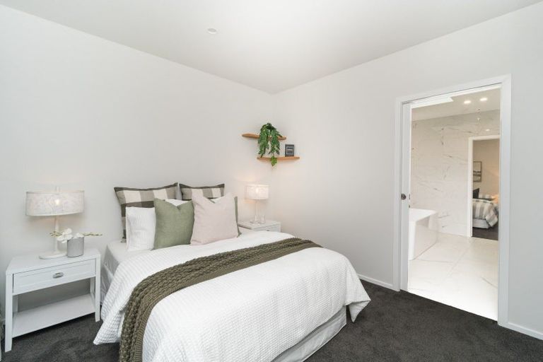 Photo of property in 44 Vaucluse Heights, Fitzherbert, Palmerston North, 4410