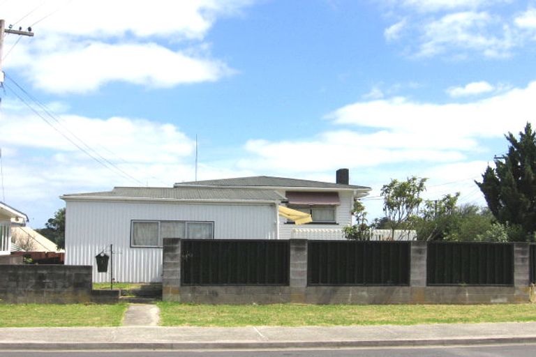 Photo of property in 1 Rogan Street, Mount Roskill, Auckland, 1041