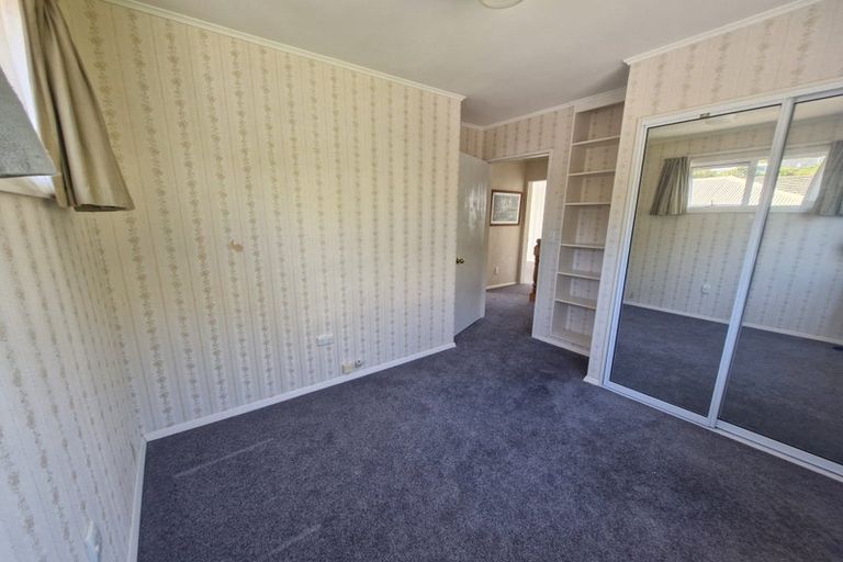 Photo of property in 13 Waikare Street, Karori, Wellington, 6012