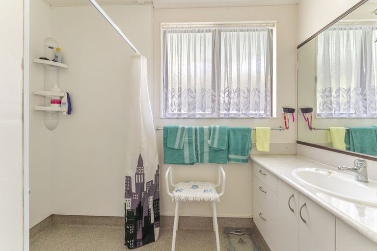 Photo of property in 16 Arthur Crescent, Waikawa, Picton, 7220