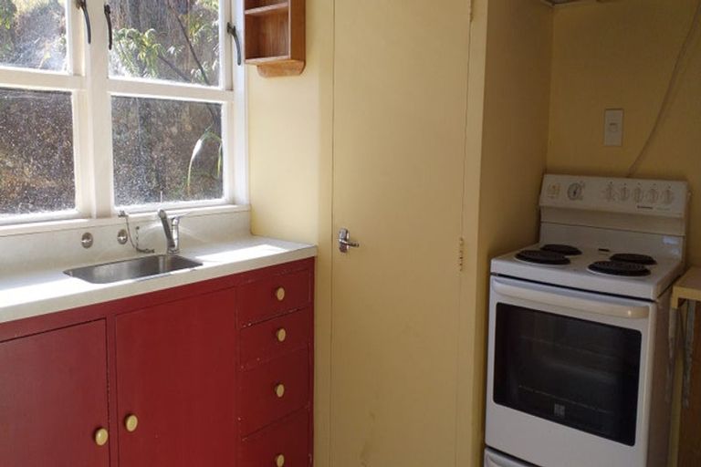 Photo of property in 81b Black Rock Road, Newlands, Wellington, 6037