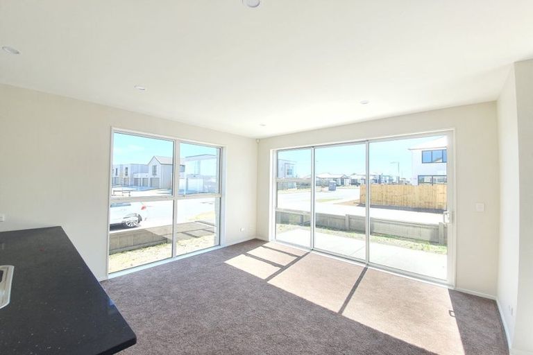 Photo of property in 10 Kapia Drive, Takanini, 2112