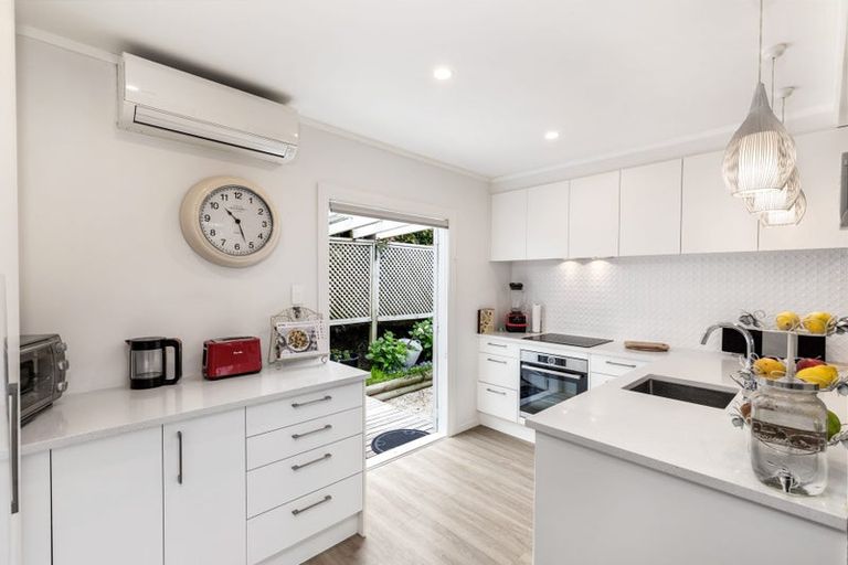 Photo of property in 3/18 Bevyn Street, Castor Bay, Auckland, 0620