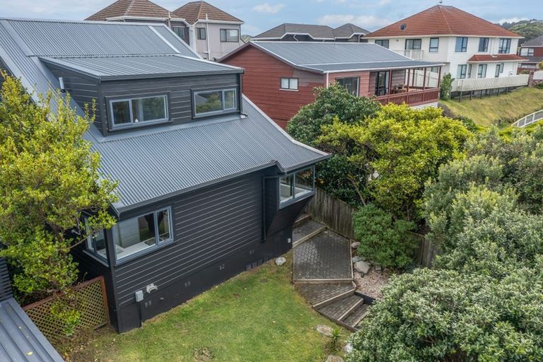 Photo of property in 15 Cobar Close, Maupuia, Wellington, 6022