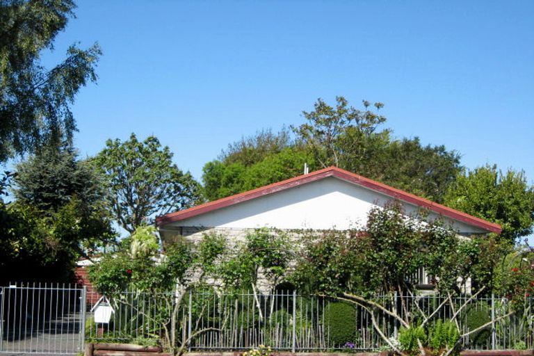 Photo of property in 3 Tracy Place, Redwood, Christchurch, 8051