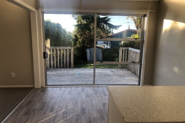 Photo of property in 19b Arrow Road, Forrest Hill, Auckland, 0620