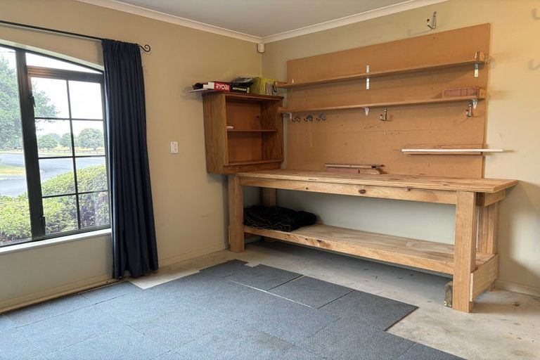 Photo of property in 151 Schnell Drive, Kelvin Grove, Palmerston North, 4414