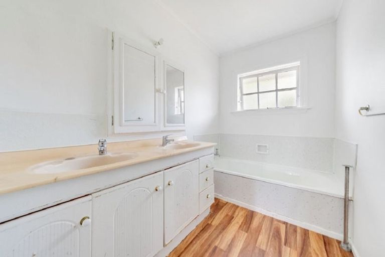 Photo of property in 11 Cornwall Road, Papatoetoe, Auckland, 2025