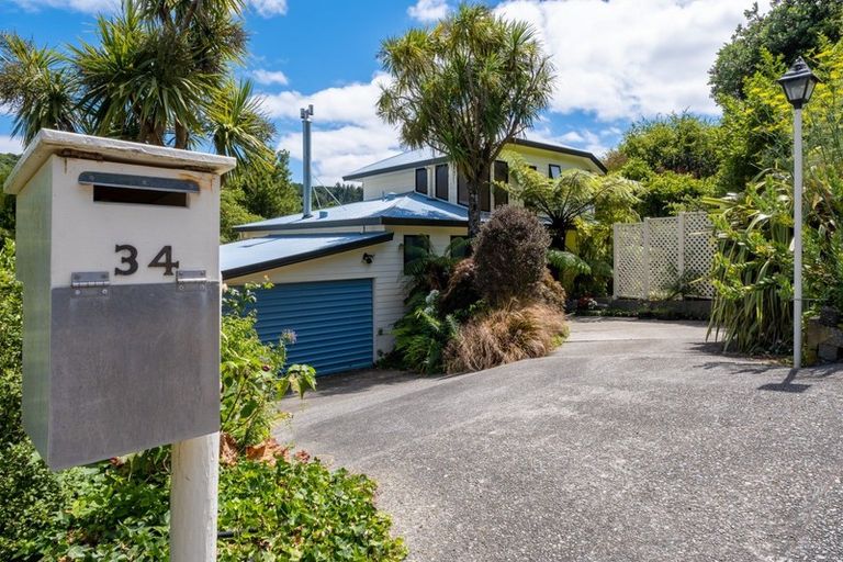 Photo of property in 34 Milton Terrace, Picton, 7220