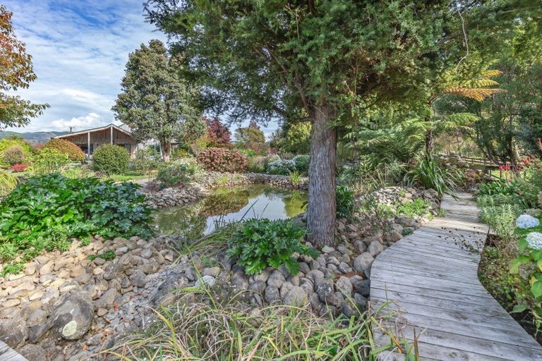 Photo of property in 389 Tararua Road, Levin, 5571