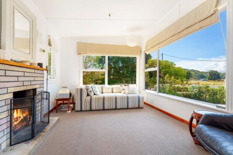 Photo of property in 24 Wehiwehi Road, Matapouri, Whangarei, 0173