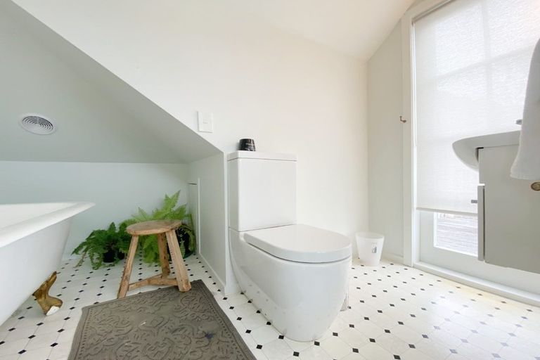 Photo of property in 19 St Aubyn Street, Devonport, Auckland, 0624