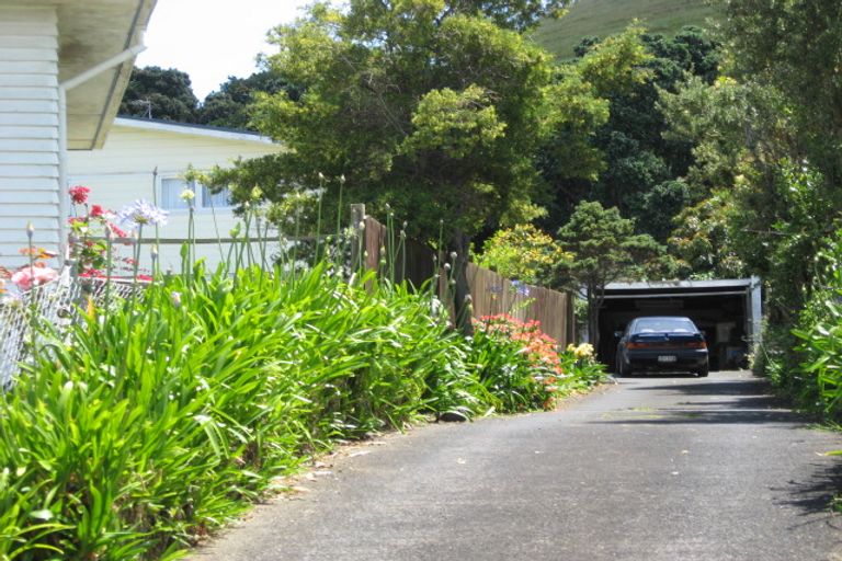 Photo of property in 10 Kapuka Road, Mangere Bridge, Auckland, 2022