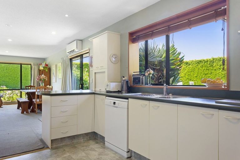 Photo of property in 18 Cedar Place, Amberley, 7410