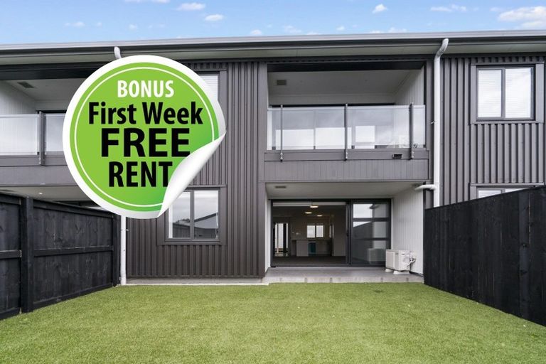 Photo of property in 1/4045f Great North Road, Glen Eden, Auckland, 0602