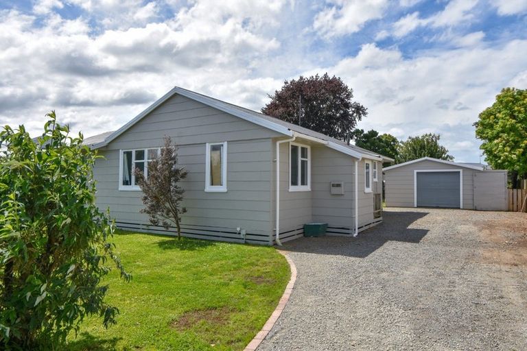 Photo of property in 32 Rhodes Street, Carterton, 5713