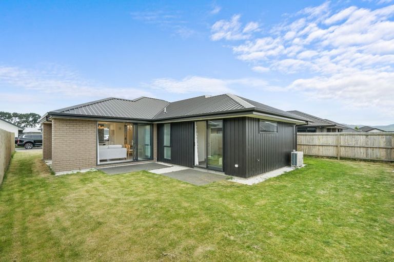 Photo of property in 6 Olearia Lane, Halswell, Christchurch, 8025