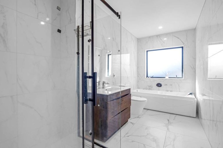 Photo of property in 43b Springs Road, Parakai, 0830