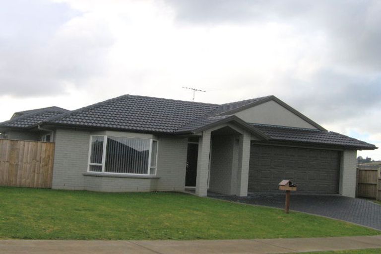 Photo of property in 5 Kalmore Place, Flat Bush, Auckland, 2016