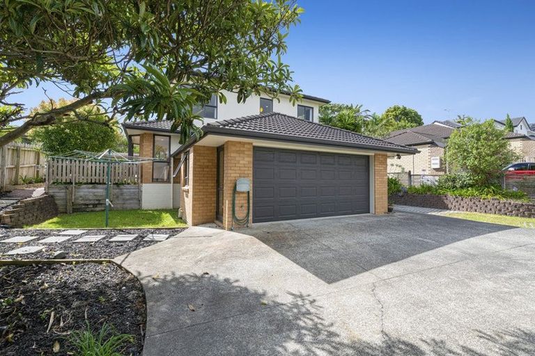 Photo of property in 26 Black Teal Close, Unsworth Heights, Auckland, 0632