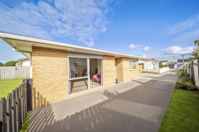 Photo of property in 12a Collins Street, Hawera, 4610