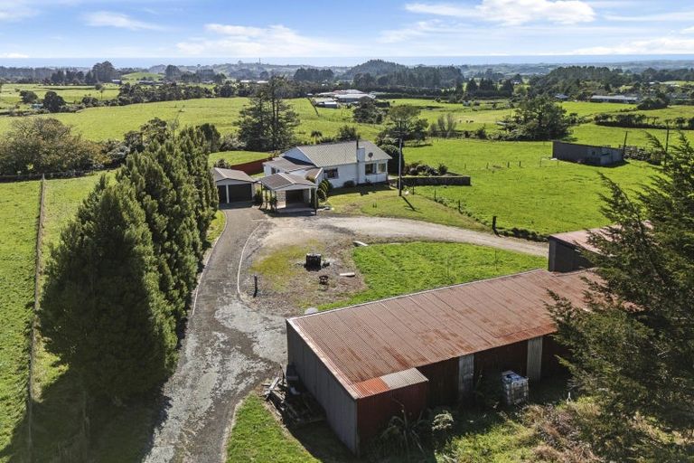 Photo of property in 1382 Carrington Road, Hurworth, New Plymouth, 4371