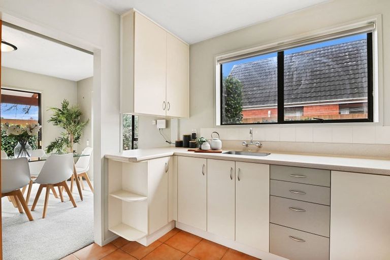 Photo of property in 1/110a Withells Road, Avonhead, Christchurch, 8042